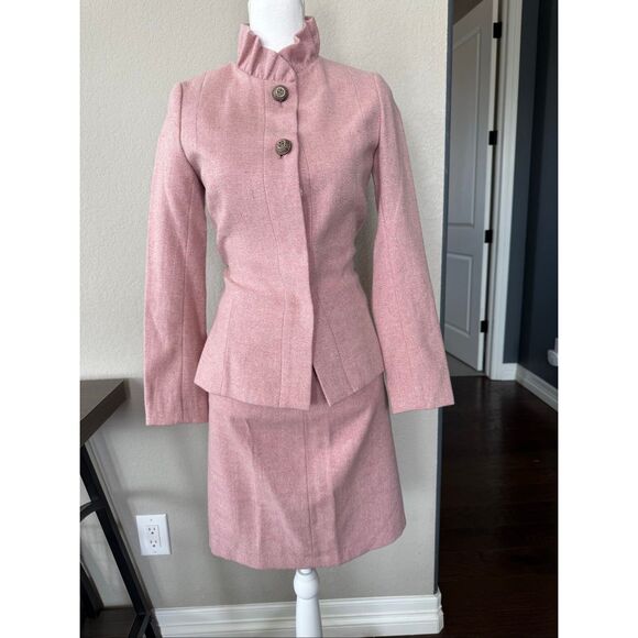 NWT Pink Wool Blend Bouclé 2 Piece Skirt Suit Set Blazer Size S MSRP $1130 - Picture 4 of 10